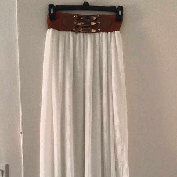 Dresses & Skirts - Long floaty skirt